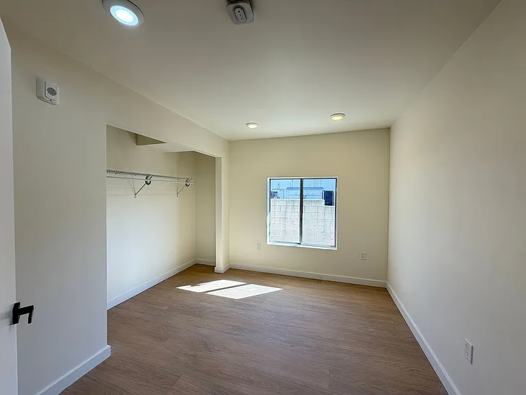 6079 La Prada St #102 — Photo 5