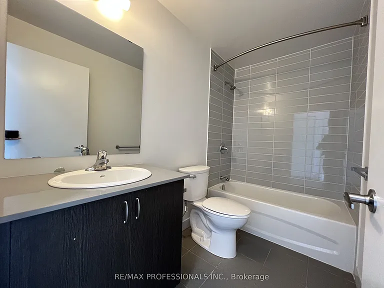 37 Antrim Cres #305 — Photo 19