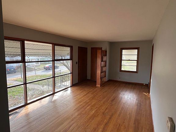 3rd image of 165 Gallaher St
