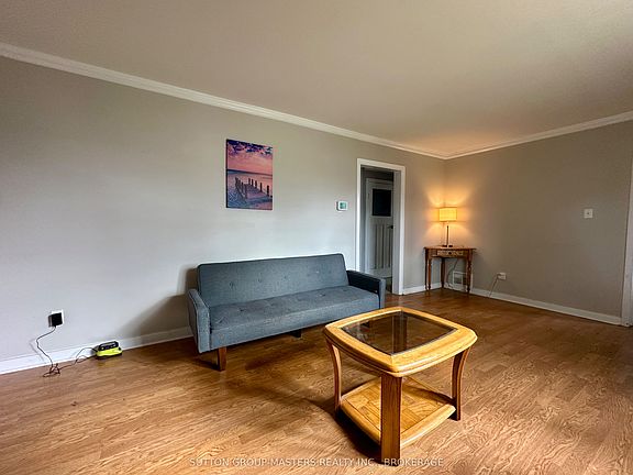 4th image of 1668 Victoria St