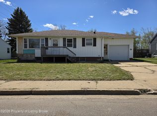 1409 2nd St S, Dickinson, ND 58601