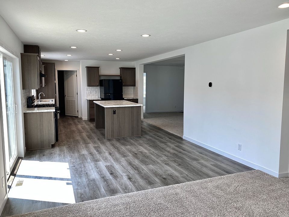 2nd image of 33243 Walnut Ct #312