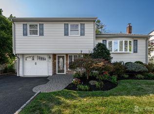 718 Midvale Pl, Linden, NJ 07036