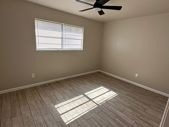 3rd image of 7102 Richfield Dr