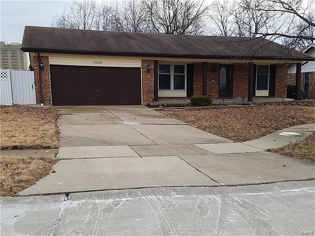 1st image of 11329 Amboy Ln