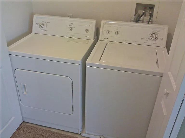 Full-sized Washer & Dryer in Unit