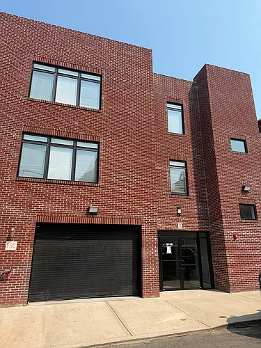 73 Beech St Photo 1
