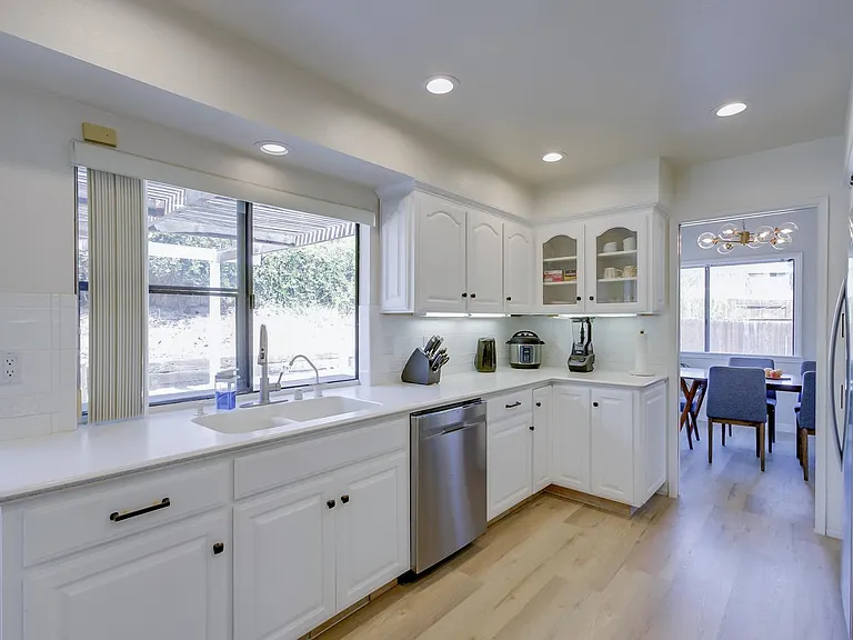 25425 Mandarin Ct — Photo 19