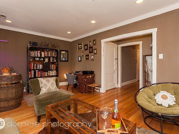 4th image of 4825 N Sawyer Ave APT 2