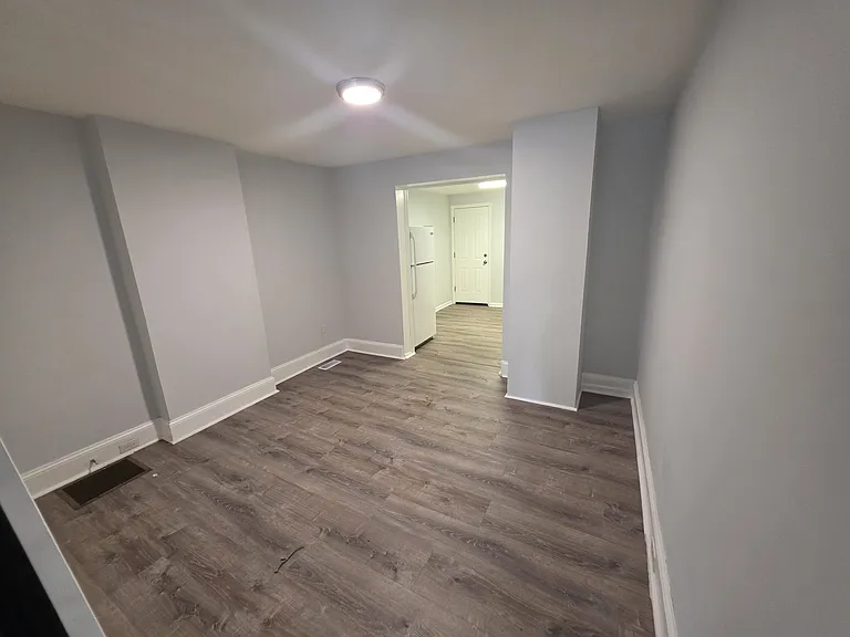 714 Roebling Ave — Photo 10