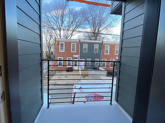 4th image of 3932-36 Mount Vernon St #8