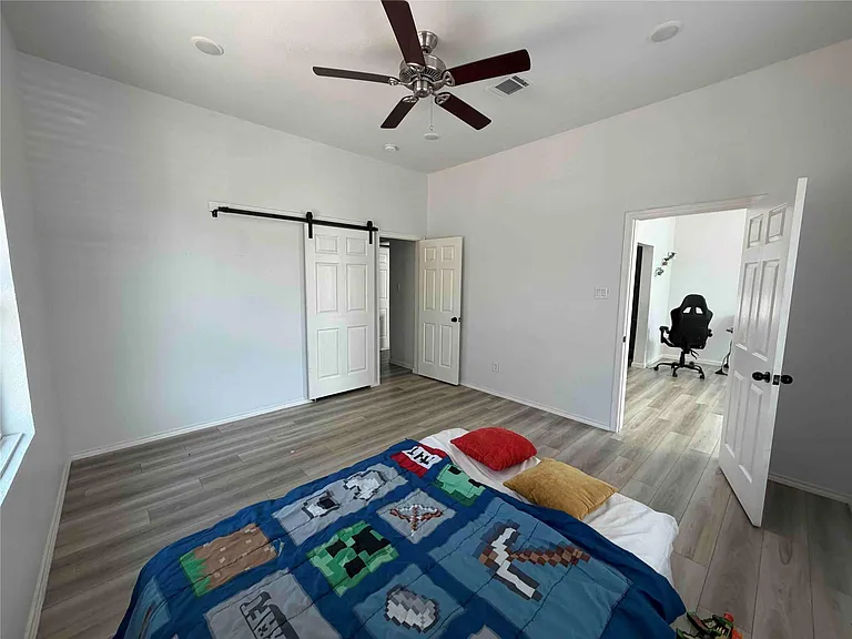 2400 Burkett St — Photo 21