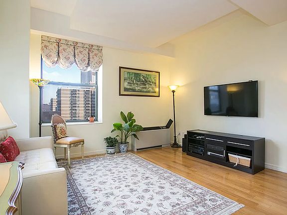3rd image of 99 John St APT 1702