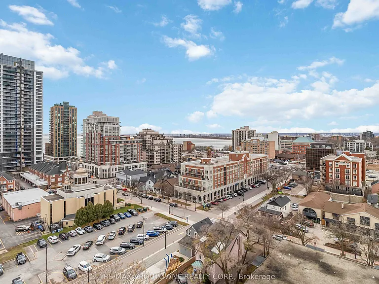 2088 James St #1109 — Photo 27