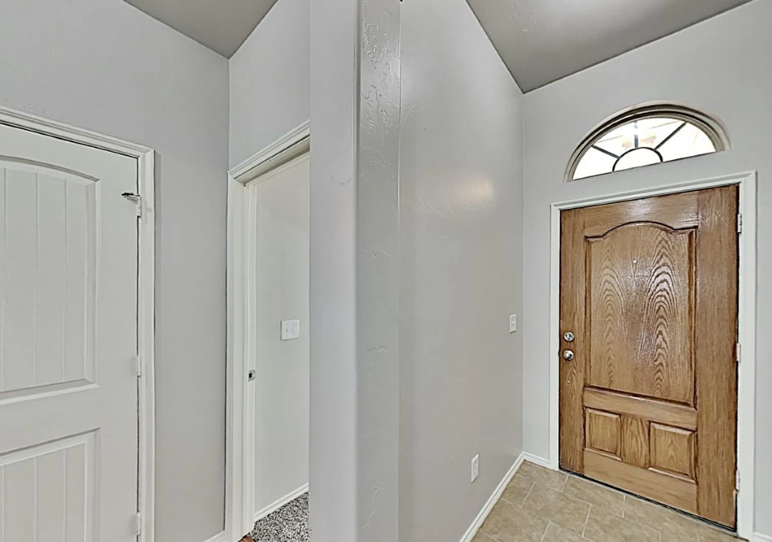 A Beautiful and Spacious 4 Bedroom 2 Bath in Mustang Schools — Photo 4