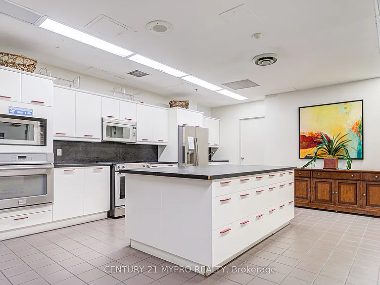 1001 Bay St #1506 — Photo 40