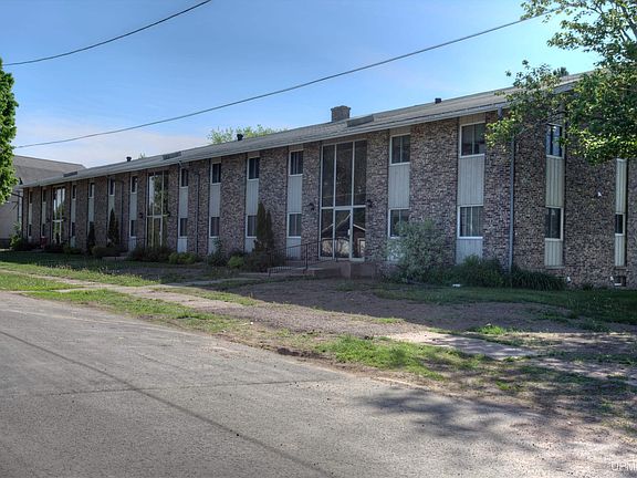 2nd image of 246 Ashland Court 249 302 #242-247-304
