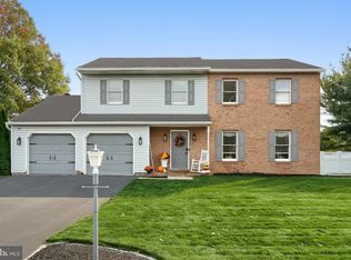 409 White Rose Ln, York, PA 17402