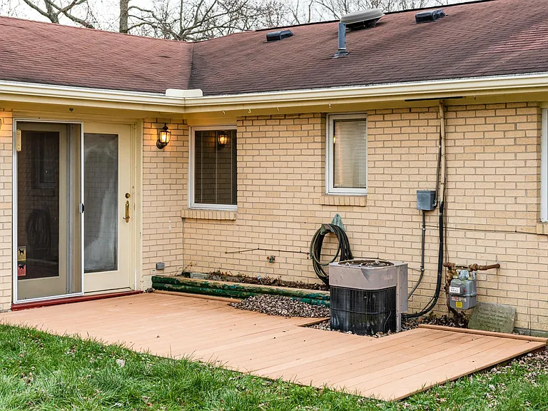 6757 Summerdale Dr — Photo 40