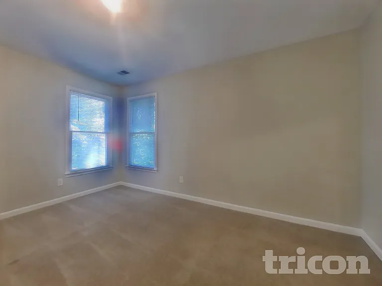 5024 Kendall Sta NW — Photo 10