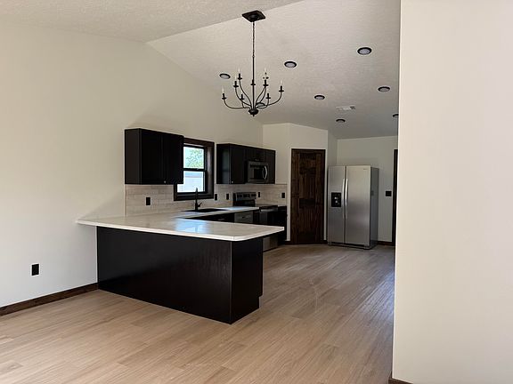 5th image of 714 Johnson Street