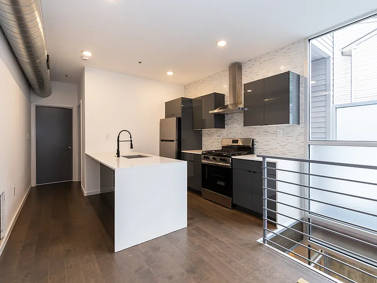 1520 N Marshall St #1 — Photo 2