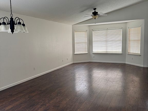 2nd image of 334 Mizzen Ln