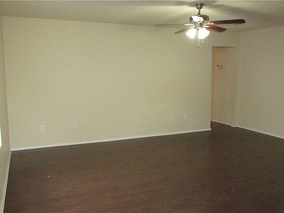 2nd image of 2905 Thoroughbred Dr