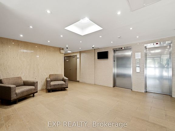 5th image of 3120 Kirwin Ave #1102