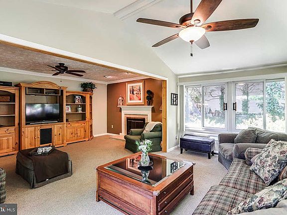 3rd image of 1817 Severn Hills Ln