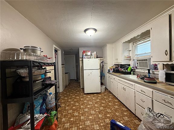 4th image of 70 Wex Ave