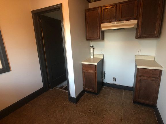 5th image of 502 W Voorhees St