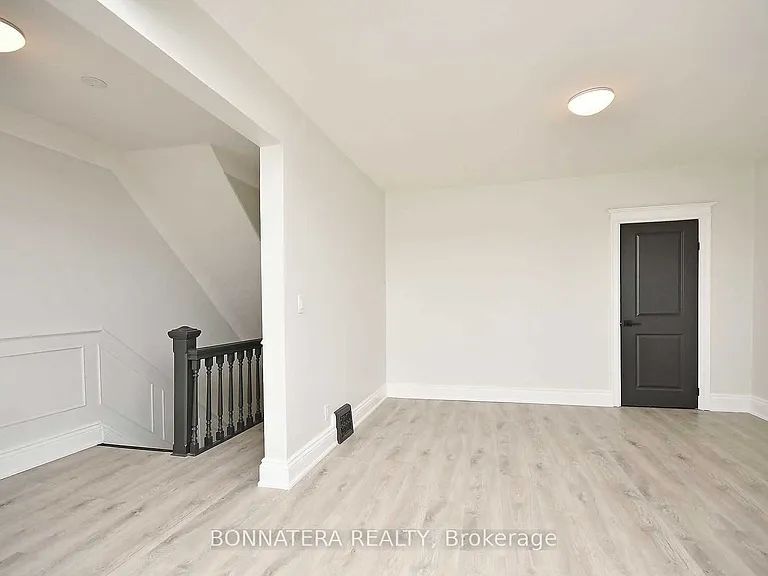 47 Emerald St N #UPPER — Photo 3