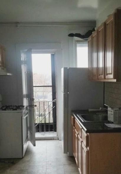 1st image of 95 Vark St