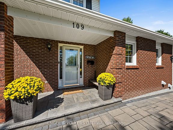 3rd image of 109 Inniskillin Dr