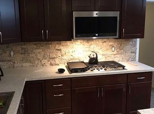 3851 Wellington Dr N, Cazenovia, NY