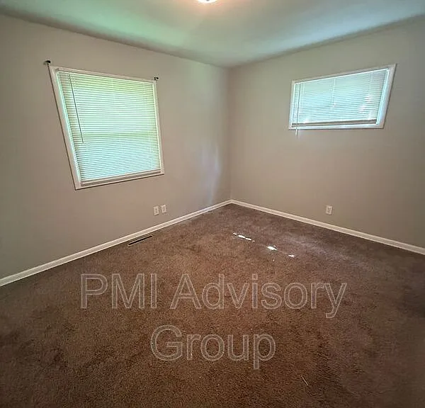 1220 SW 31st Ter — Photo 8