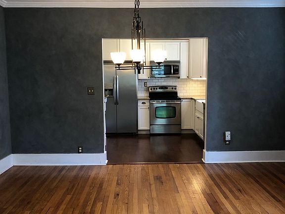 4th image of 302 E Oak St