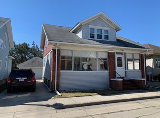 2325 Victoria Dr, Racine, WI 53403