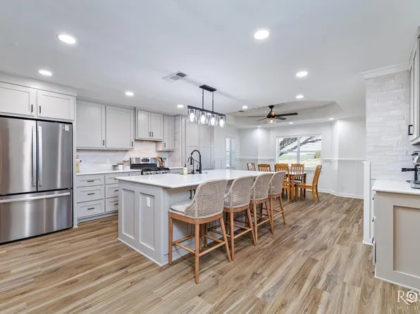 509 W 10th St, Miles, TX 76861