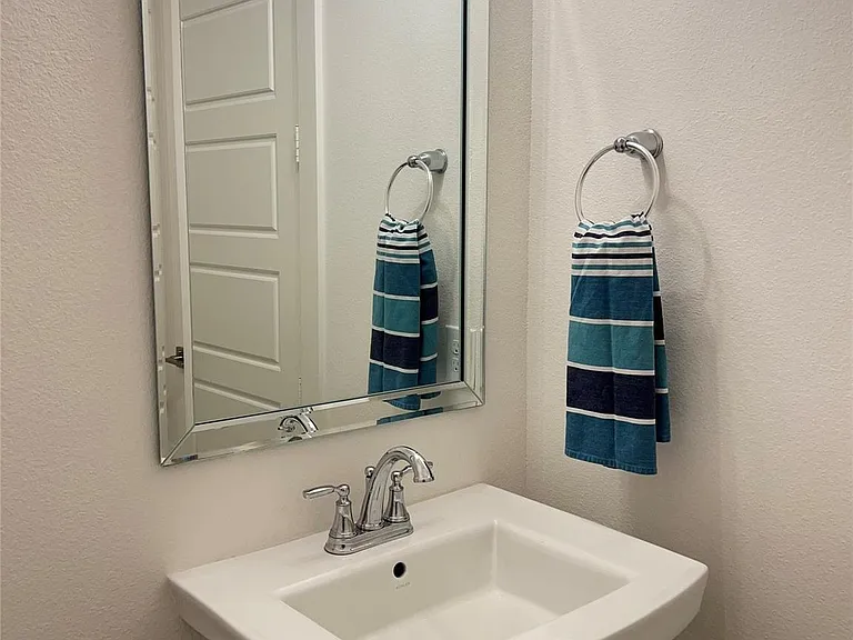 2823 Stanley Ave — Photo 12