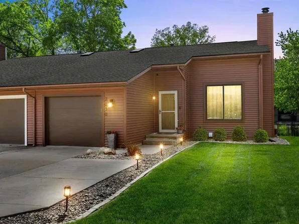 2030 S Ridge Dr, Coralville, IA 52241