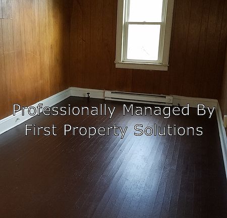 3rd image of 115 1/2 Mason St #2