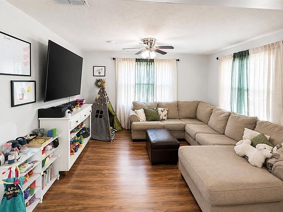 2nd image of 3810 AUTUMN PALM DRIVE