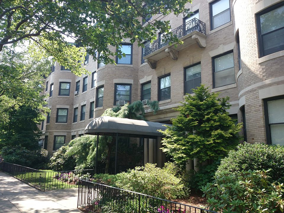 1st image of 1110 Beacon St APT 3C