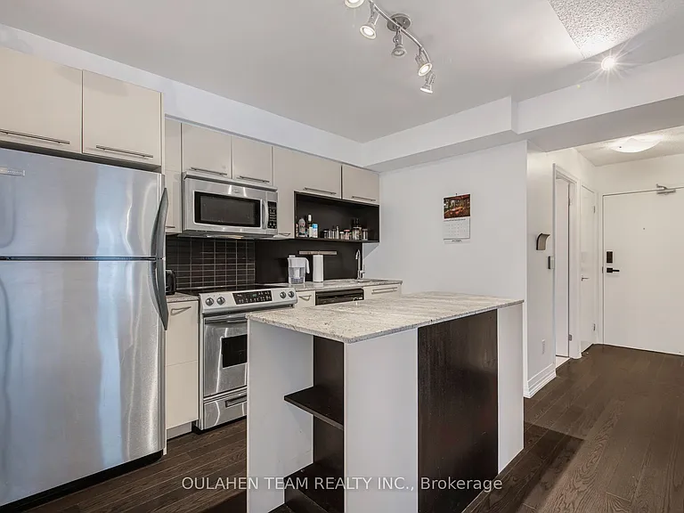 21 Carlton St #1105 — Photo 4