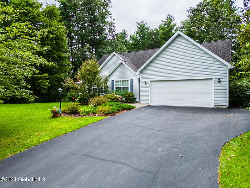 2nd image of 132 Farr Lane