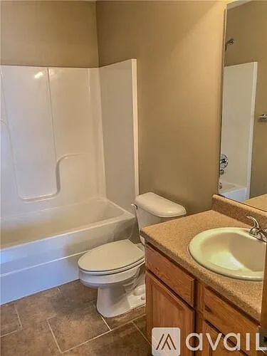 143 Foxglove St — Photo 4