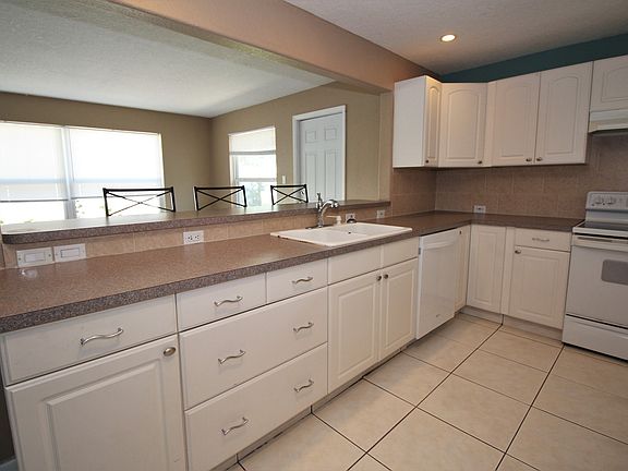 4th image of 1309 Viewtop Dr