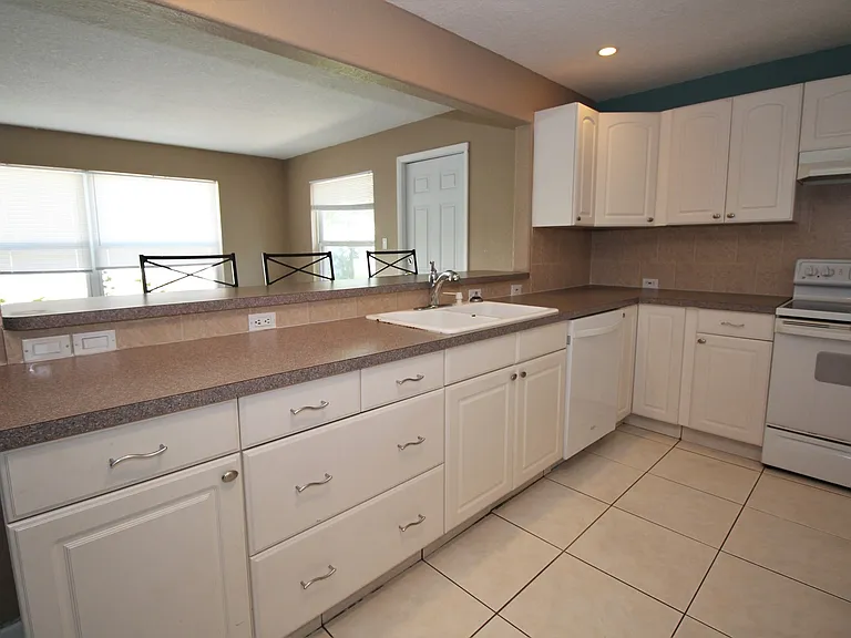 1309 Viewtop Dr — Photo 4